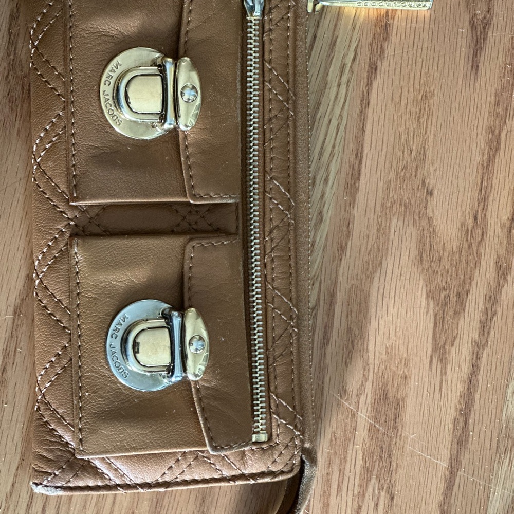 MARC JACOBS Double Pushlock Wallet Top Zip Brown Quilted Leather Clutch